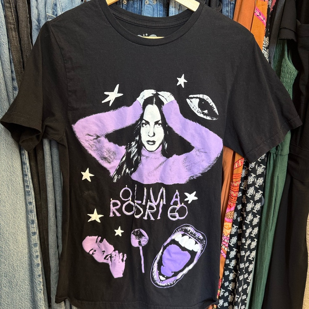 Olivia Rodrigo Black and Purple Graphic Women's T-Shirt Small S